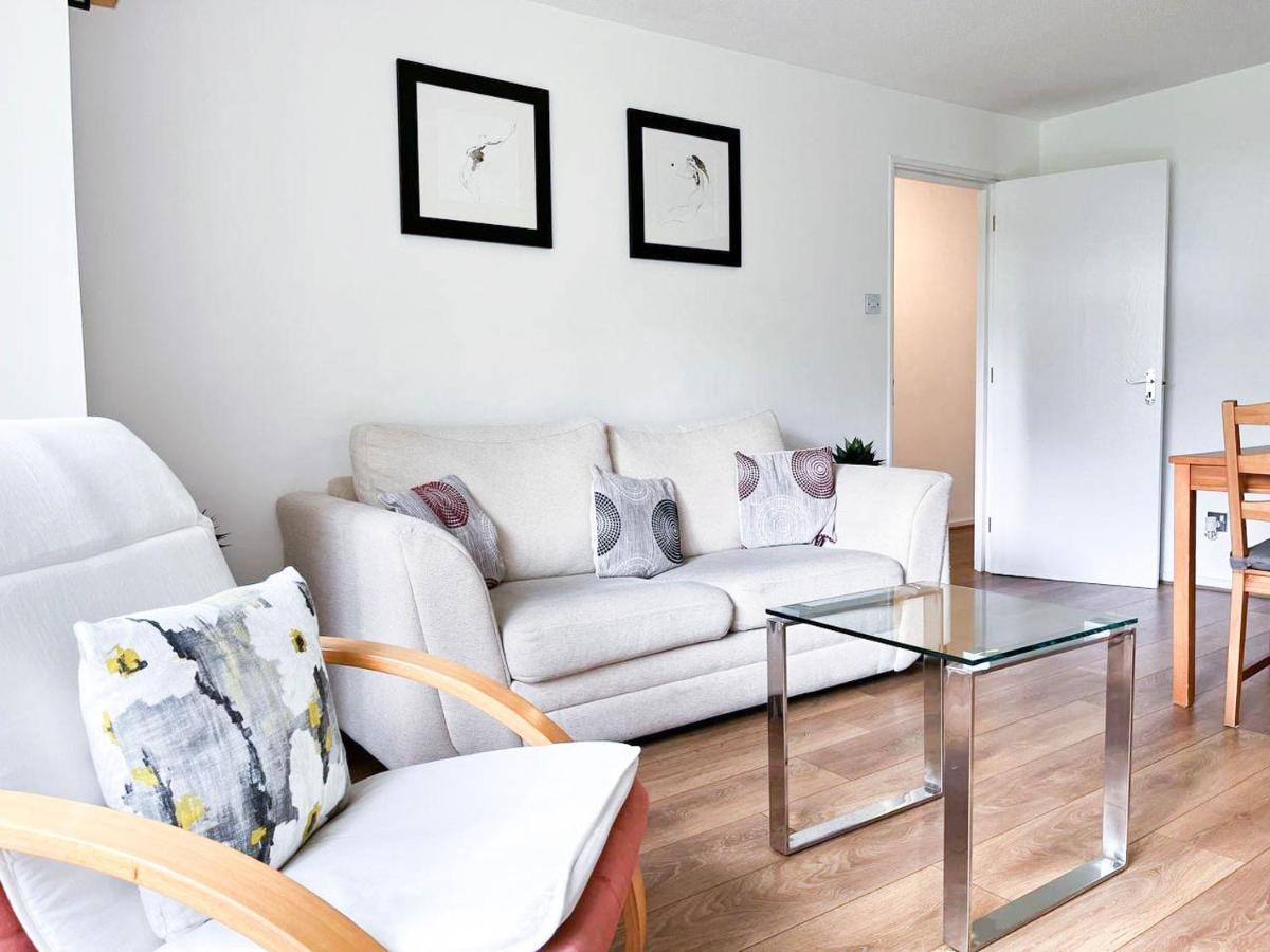 Lovely 2 Bedroom Flat With Free Parking, Great Transport Links To Central London, The Excel Centre, Canary Wharf And The O2! Buitenkant foto